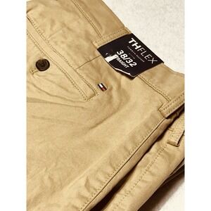 TOMMY HILFIGER Khaki Men's "THE FLEX" Straight Casual Pants 38W x 32L NEW W Tags
